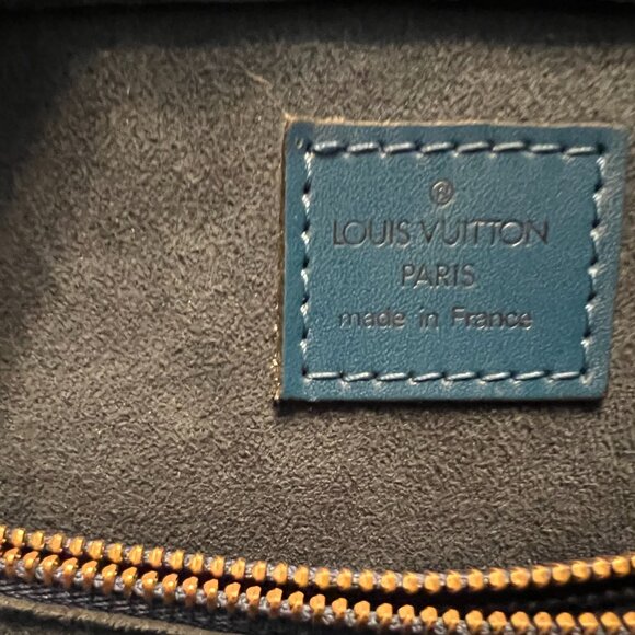 Louis Vuitton Epi Pont-Neuf Purse - Picture 6 of 11